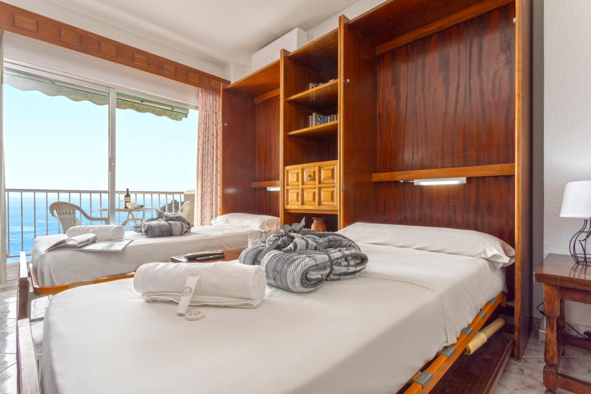 1004 - Beachfront Apartment On El Paseo, 4 Pers - Air Conditionning - Wi-Fi - Smart Tv Almuñécar Dış mekan fotoğraf